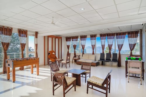 Golden Meadow Villa | Pet-friendly Hillside 3-BHK Retreat With Outdoor Lounge, Balcony & Scenic Views – 3 bedroom villa in Kasauli, Himachal Pradesh
