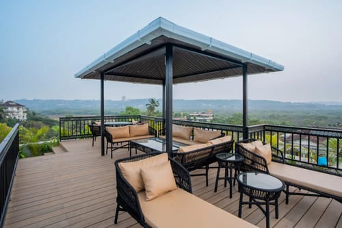 Kamerios Regalia | Elegant Pet-friendly 2-BHK Apartment With Rooftop Pool & Lift – 2 bedroom villa in North Goa, Goa