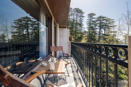 Pine Estate w/ Complimentary Breakfast – 6 bedroom villa in Shimla, Himachal Pradesh