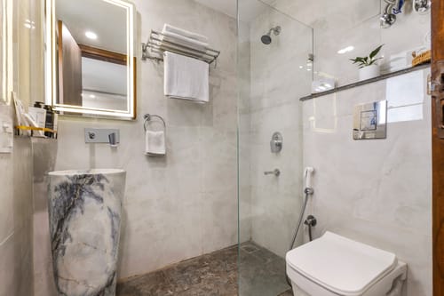 Liv Regalia Serviced Apartments | 1-BHK With Balcony with Restaurant, Lift, Gym & Conference Room | 1 km from Millennium City Centre – 1 bedroom villa in Delhi NCR, Delhi