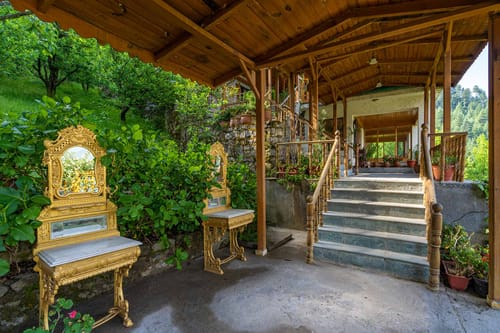 Maharaja Suite @ The Imperial Estate – 1 bedroom villa in Manali, Himachal Pradesh