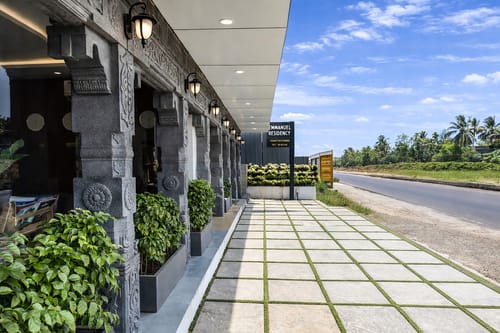 Emmanuel Residency | Deluxe Stay, Close to Metro Station, Lulu Mall & arine Drive, Kochi – 1 bedroom villa in Kochi, Kerala