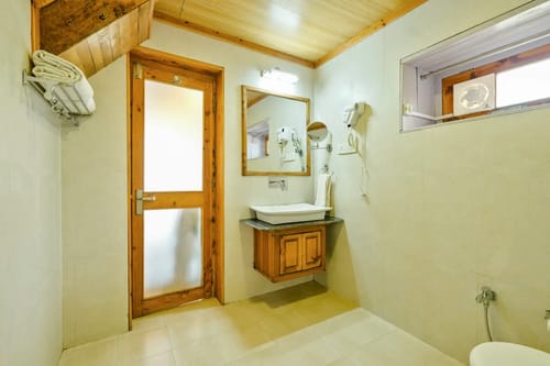 Oakwood Cottage – 2 bedroom villa in Shimla, Himachal Pradesh