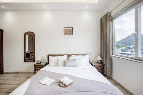Kasturi Villa | 4-BHK Pet-Friendly Villa With Views of Sajjangarh Palace – 4 bedroom villa in Udaipur, Rajasthan