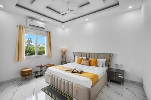 Vashisht Villa | Pet-friendly 3-BHK Farmhouse With Private Pool, Garden & Bar – 3 bedroom villa in Delhi Ncr, Delhi