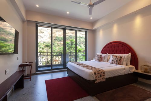 Le Arc – 4 bedroom villa in Lonavala, Maharashtra