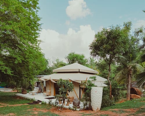 Bali Bay Saung | 1 Earthy Fibre-Clad Tent with a Shared Pool, Jacuzzi, Lounges & Firepits – 1 bedroom villa in Bengaluru, Karnataka