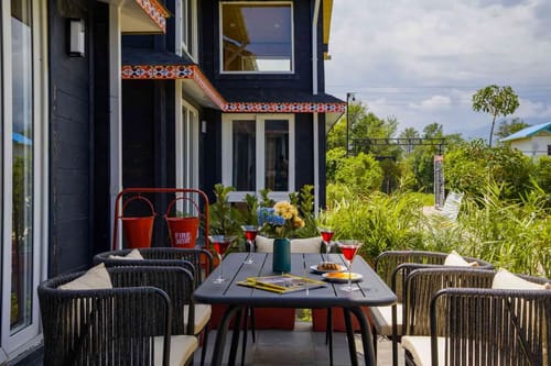 Esh Cottage Birch | Hilltop 4-BHK Retreat with Open-air Jacuzzi, Shared Garden, Pool & Cosy Lounge