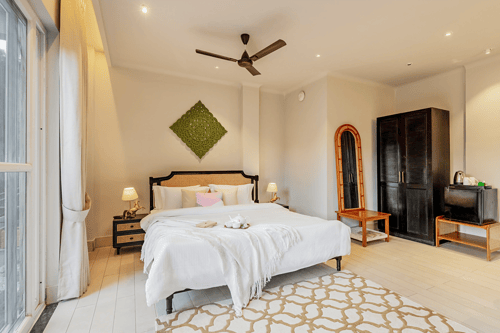 Sirmour Baag Scarlet | A Hillside Pet-Friendly Cottage With Restro & Garden