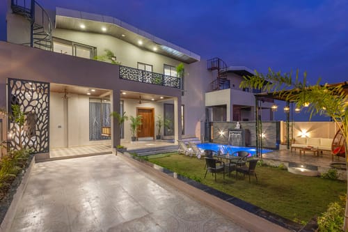 Shreya Blossom Retreat | 4-BHK Villa With Private Pool, Gazebo, Garden, Bar & Scenic Aravali Views