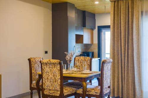 Cliff Vallis | Hill View 3-BHK Apartment with Balcony & Common Play Zone – 3 bedroom villa in Shimla, Himachal Pradesh
