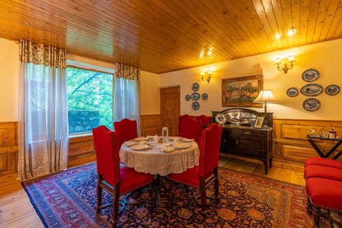 Luxury Room 2 @ The Imperial Estate – 1 bedroom villa in Manali, Himachal Pradesh
