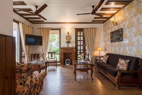Bellevue w/ Outdoor Jacuzzi – 3 bedroom villa in Kasauli, Himachal Pradesh