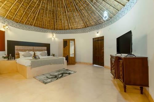 Forest Mud Villas | One Rustic Mud House with Shared Pool, Gazebo and Garden | 30 mins from Haridwar – 1 bedroom villa in Haridwar, Uttarakhand