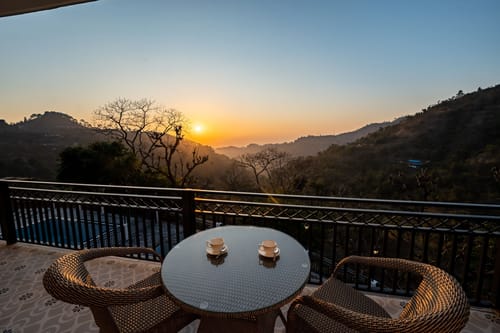 Sunset Springs w/ Heated Swimming Pool – 3 bedroom villa in Nainital, Uttarakhand