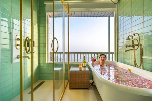 The English Country House | Victorian Suite