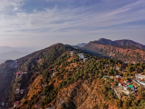 Berlin House | 4-BHK Pet-friendly Villa with Outdoor Seating & Perfect Sunset, Sunrise & Valley Views – 4 bedroom villa in Kasauli, Himachal Pradesh