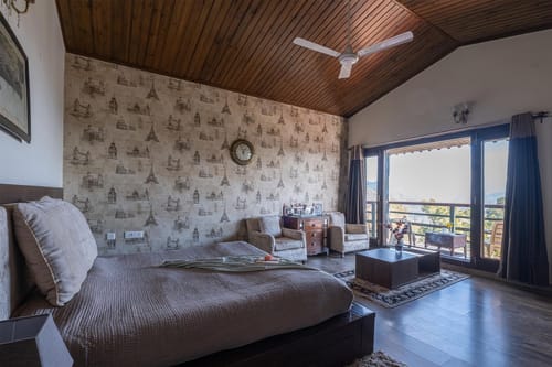 Villa Mountain Crest w/ Outdoor Pool – 6 bedroom villa in Kasauli, Himachal Pradesh