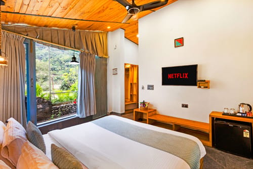 Granny’s Den | 1 Pet-friendly Artistic Hut With Shared Pool, Restaurant & Gazebo by the River – 1 bedroom villa in Dehradun, Uttarakhand