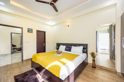 Kingdom Heartz | Elegant Pet-friendly 2-BHK Apartment With Balcony, Common Pool, Common Garden & Restaurant  – 2 bedroom villa in Nainital, Uttarakhand