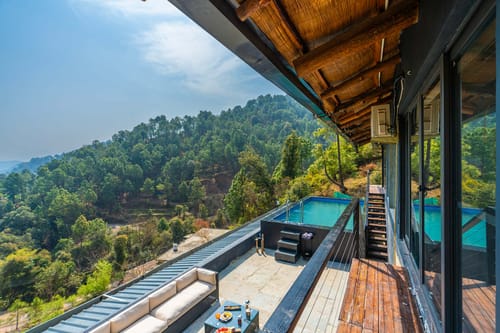 Leopard's Creek w/ Pool – 4 bedroom villa in Kasauli, Himachal Pradesh