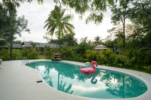 Tapovana Aroha | Pet-Friendly Boho Retreat with Luxury Tent, 2-BHK Villa , Moroccan-Style Pool, Firepit & Gardens – 3 bedroom villa in Bengaluru, Karnataka