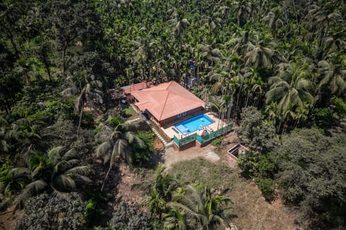 Cabanas Retreat | Tropical 5-BHK Escape Near Revdanda Beach With Private Pool, Garden & Outdoor Dining  – 5 bedroom villa in Alibaug, Maharashtra