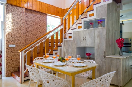 Clouds Nest | 4-BHK Pet-friendly Retreat With Terrace & Hill Views by Naukuchiatal – 4 bedroom villa in Nainital, Uttarakhand