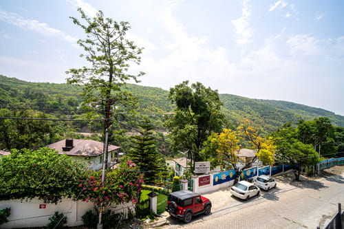 Udgam Vilas 3-BHK | Elegant Pet-friendly Apartment With Lift & Balcony Near Robber’s Cave – 3 bedroom villa in Dehradun, Uttarakhand