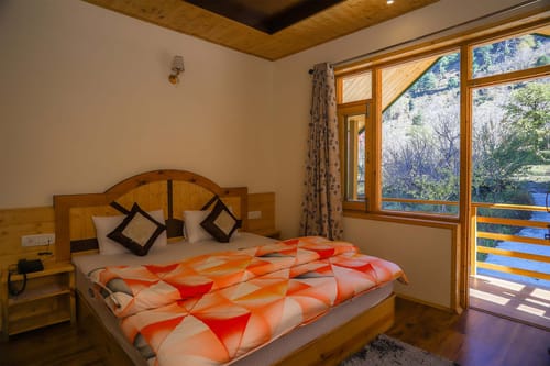 Stonehurst Cottage – 5 bedroom villa in Manali, Himachal Pradesh