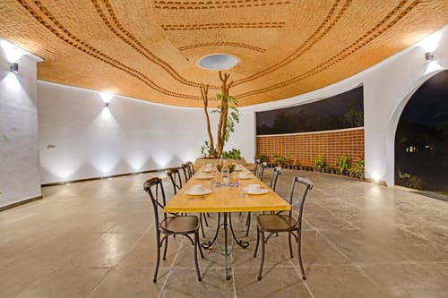 Urvi Regal Suite | Elegant Eco-friendly Retreat With Common Pool, Garden, Farm & Games Zone  – 1 bedroom villa in Bengaluru, Karnataka