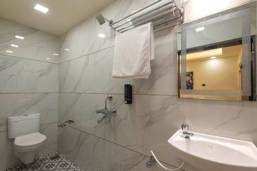 Grey Hues – 8 bedroom villa in Karjat, Maharashtra