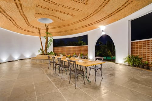 Urvi Terra Luxe Suite | Pet & Eco-friendly Farmstay With Garden, Common Pool & Games Zone – 1 bedroom villa in Bengaluru, Karnataka