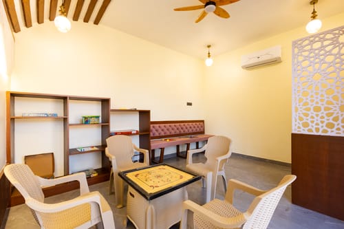 Tiger Cave Suite | 1-Room with Private Pool, Sit-out area, Shared Pool & Garden on Main Ranthambore Road | Pet-Friendly – 1 bedroom villa in Ranthambore, Rajasthan