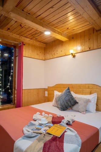 Jibhi Peaks Duplex Cottage With A Hot Tub