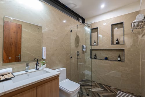 Lakefront | 4-BHK Villa with Common Patio Seating, Attic and Outdoor Dining Area – 4 bedroom villa in Bhimtal, Uttarakhand