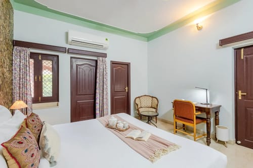 Abhimanyu Mansion Sapphire | 4-BHK Heritage Haveli With Outdoor Dining Area & Garden in City Centre – 4 bedroom villa in Udaipur, Rajasthan