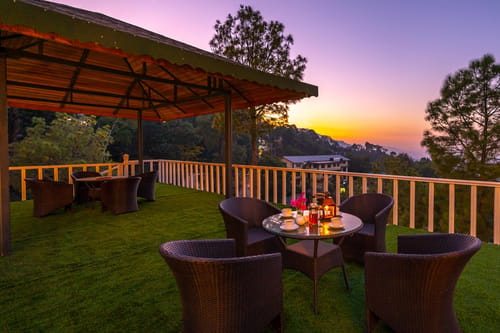 Utopia @ Aykon Estate w/ Outdoor Pool – 8 bedroom villa in Kasauli, Himachal Pradesh