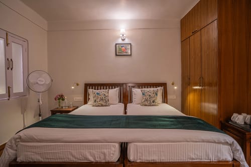 Headingly Suites | Lake-Facing 2-Room Retreat Just Above Mall Road – 2 bedroom villa in Nainital, Uttarakhand