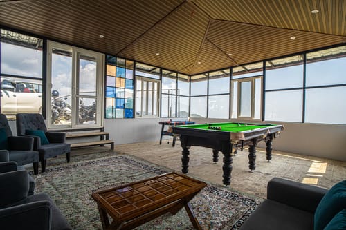 Echo By The Lakes | Lake-View Pet-friendly 2-Bedroom Retreat With Common Garden & Game Zone – 2 bedroom villa in Nainital, Uttarakhand