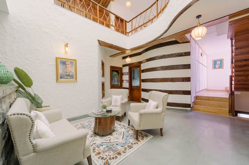 Klook @ Moets Palm Villa – 7 bedroom villa in Gurgaon, Delhi
