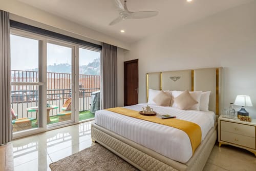 Cliff Zen | 2-BHK | Kitchen | Outdoor Sitting Area | Lift – 2 bedroom villa in Shimla, Himachal Pradesh