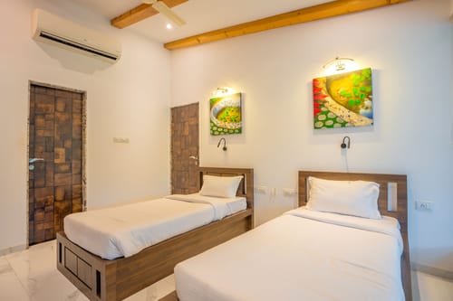 Energise Soul Retreat Vishuddha Villa | Pet-friendly 3-BHK With Jacuzzi, Garden,  Bonfire Pit & Shared Pool, Spiritual Sanctuary and Restro – 3 bedroom villa in Nashik, Maharashtra