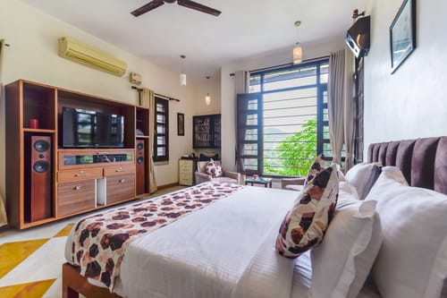 Lake and Hill | Pet-friendly 3-BHK Retreat With Private Pool, Garden, Gazebo & Majestic Aravali Views – 3 bedroom villa in Udaipur, Rajasthan