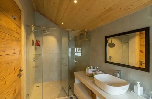 Wooden chalet @ Soul Stories ( 4 BH Luxury Villa ) – 4 bedroom villa in Mussoorie, Uttarakhand