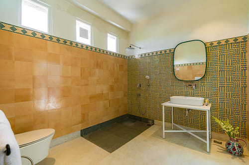 Khohar Haveli - Gurgaon W/ Breakfast Included