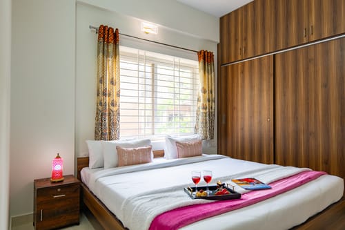 SLV Ventures Abhignya | 2-BHK Urban Stay With Private Balcony & Green View With Lift – 2 bedroom villa in Bengaluru, Karnataka