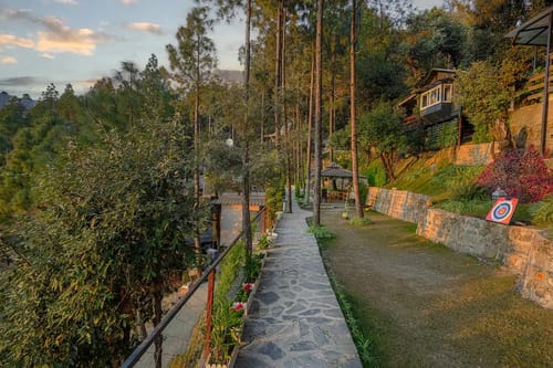 The Dove - Cottage with Jacuzzi – 1 bedroom villa in Mussoorie, Uttarakhand