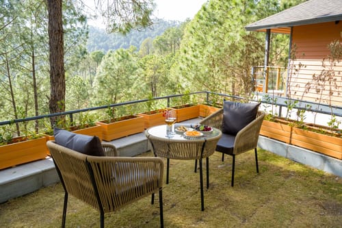 Sirmour Baag Cherry | A Pet-Friendly Cottage With Balcony, Common Garden & Restaurant