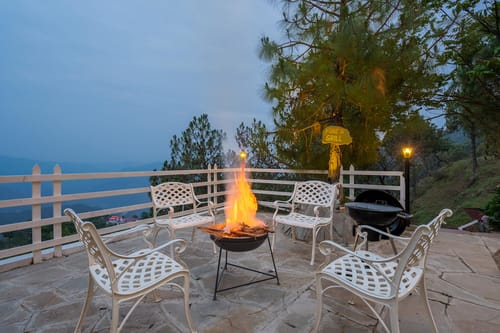 Bellevue w/ Outdoor Jacuzzi – 3 bedroom villa in Kasauli, Himachal Pradesh